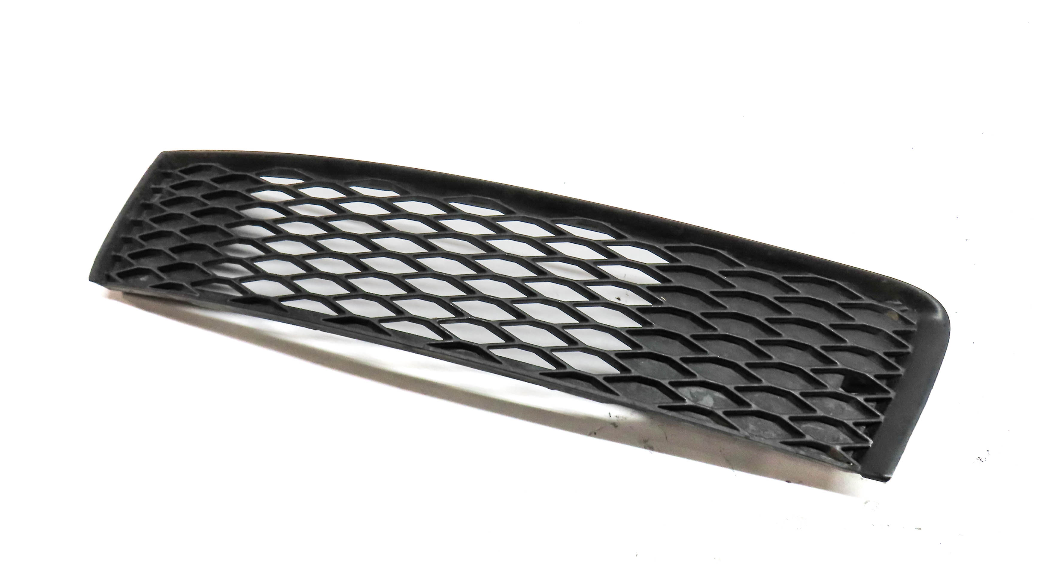 2011 AUDI Q7 (4L) FRONT LEFT LOWER BUMPER GRILLE AIR VENT — exact item pictured